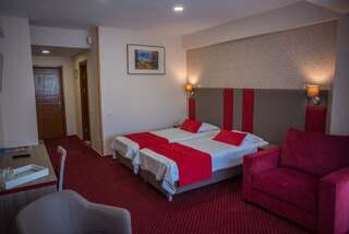 Отель Hotel Marea Neagra Синая Двухместный номер с 2 отдельными кроватями-2